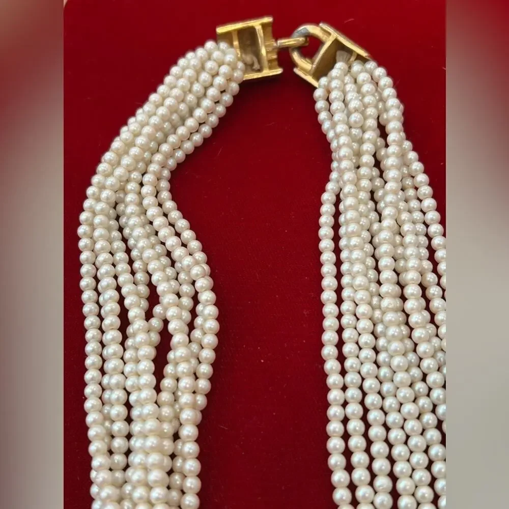 Vintage faux pearl necklace